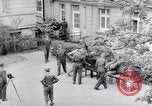 Standbild Generäle der alliierten Streitkräfte Bad Wildungen Deutschland, 1945, aus Sekunde 23 historischem Filmmaterial Videoclip 65675036068