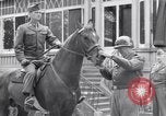 Standbild Generäle der alliierten Streitkräfte Bad Wildungen Deutschland, 1945, aus Sekunde 30 historischem Filmmaterial Videoclip 65675036068
