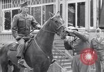 Standbild Generäle der alliierten Streitkräfte Bad Wildungen Deutschland, 1945, aus Sekunde 33 historischem Filmmaterial Videoclip 65675036068