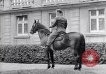Standbild Generäle der alliierten Streitkräfte Bad Wildungen Deutschland, 1945, aus Sekunde 41 historischem Filmmaterial Videoclip 65675036068