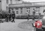 Standbild Generäle der alliierten Streitkräfte Bad Wildungen Deutschland, 1945, aus Sekunde 52 historischem Filmmaterial Videoclip 65675036068