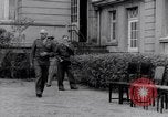 Standbild Generäle der alliierten Streitkräfte Bad Wildungen Deutschland, 1945, aus Sekunde 3 historischem Filmmaterial Videoclip 65675036069