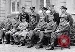 Standbild Generäle der alliierten Streitkräfte Bad Wildungen Deutschland, 1945, aus Sekunde 19 historischem Filmmaterial Videoclip 65675036069