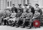 Standbild Generäle der alliierten Streitkräfte Bad Wildungen Deutschland, 1945, aus Sekunde 20 historischem Filmmaterial Videoclip 65675036069