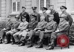 Standbild Generäle der alliierten Streitkräfte Bad Wildungen Deutschland, 1945, aus Sekunde 22 historischem Filmmaterial Videoclip 65675036069