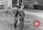 Standbild Generäle der alliierten Streitkräfte Bad Wildungen Deutschland, 1945, aus Sekunde 39 historischem Filmmaterial Videoclip 65675036069
