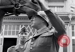Standbild Generäle der alliierten Streitkräfte Bad Wildungen Deutschland, 1945, aus Sekunde 41 historischem Filmmaterial Videoclip 65675036069