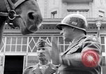 Standbild Generäle der alliierten Streitkräfte Bad Wildungen Deutschland, 1945, aus Sekunde 42 historischem Filmmaterial Videoclip 65675036069