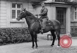 Standbild Generäle der alliierten Streitkräfte Bad Wildungen Deutschland, 1945, aus Sekunde 45 historischem Filmmaterial Videoclip 65675036069