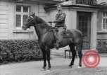 Standbild Generäle der alliierten Streitkräfte Bad Wildungen Deutschland, 1945, aus Sekunde 46 historischem Filmmaterial Videoclip 65675036069