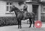 Standbild Generäle der alliierten Streitkräfte Bad Wildungen Deutschland, 1945, aus Sekunde 47 historischem Filmmaterial Videoclip 65675036069