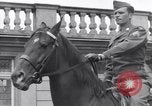 Standbild Generäle der alliierten Streitkräfte Bad Wildungen Deutschland, 1945, aus Sekunde 53 historischem Filmmaterial Videoclip 65675036069