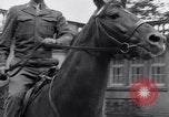 Standbild Generäle der alliierten Streitkräfte Bad Wildungen Deutschland, 1945, aus Sekunde 60 historischem Filmmaterial Videoclip 65675036069