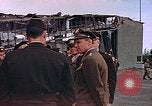 Standbild Generalleutnant Hoyt S Vandenberg Torgau Deutschland, 1945, aus Sekunde 48 historischem Filmmaterial Videoclip 65675036087