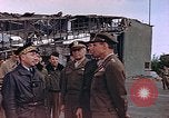 Standbild Generalleutnant Hoyt S Vandenberg Torgau Deutschland, 1945, aus Sekunde 53 historischem Filmmaterial Videoclip 65675036087