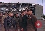 Standbild Generalleutnant Hoyt S Vandenberg Torgau Deutschland, 1945, aus Sekunde 57 historischem Filmmaterial Videoclip 65675036087