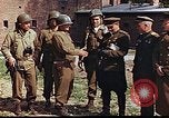 Immagine di Americani e russi funzionari militari soddisfare Torgau Germania, 1945, secondo 9 filmato di repertorio 65675036088