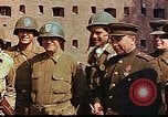 Immagine di Americani e russi funzionari militari soddisfare Torgau Germania, 1945, secondo 19 filmato di repertorio 65675036088