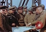Immagine di Americani e russi funzionari militari soddisfare Torgau Germania, 1945, secondo 9 filmato di repertorio 65675036089