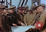 Immagine di Americani e russi funzionari militari soddisfare Torgau Germania, 1945, secondo 15 filmato di repertorio 65675036089