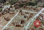Immagine di Rovine della città quasi completamente distrutta di Braunschweig da Bombardamenti durante la seconda guerra mondiale Braunschweig Germania, 1945, secondo 12 filmato di repertorio 65675036095