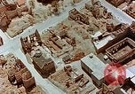 Immagine di Rovine della città quasi completamente distrutta di Braunschweig da Bombardamenti durante la seconda guerra mondiale Braunschweig Germania, 1945, secondo 16 filmato di repertorio 65675036095