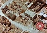 Immagine di Rovine della città quasi completamente distrutta di Braunschweig da Bombardamenti durante la seconda guerra mondiale Braunschweig Germania, 1945, secondo 17 filmato di repertorio 65675036095