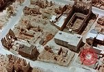Immagine di Rovine della città quasi completamente distrutta di Braunschweig da Bombardamenti durante la seconda guerra mondiale Braunschweig Germania, 1945, secondo 18 filmato di repertorio 65675036095