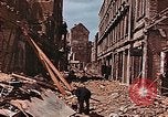 Immagine di Distrutto e gli edifici danneggiati Colonia Germania, 1945, secondo 3 filmato di repertorio 65675036098