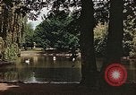 Immagine di Il laghetto nel parco pubblico Colonia Germania, 1945, secondo 25 filmato di repertorio 65675036099