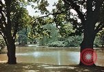 Immagine di Il laghetto nel parco pubblico Colonia Germania, 1945, secondo 43 filmato di repertorio 65675036099