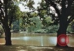 Immagine di Il laghetto nel parco pubblico Colonia Germania, 1945, secondo 45 filmato di repertorio 65675036099