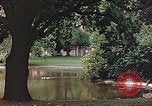 Immagine di Il laghetto nel parco pubblico Colonia Germania, 1945, secondo 49 filmato di repertorio 65675036099