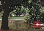 Immagine di Il laghetto nel parco pubblico Colonia Germania, 1945, secondo 53 filmato di repertorio 65675036099