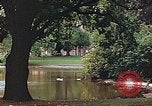 Immagine di Il laghetto nel parco pubblico Colonia Germania, 1945, secondo 61 filmato di repertorio 65675036099