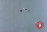 Immagine di Formazione di aerei da combattimento Germania, 1945, secondo 30 filmato di repertorio 65675036101