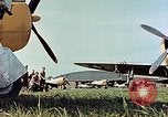 Standbild Personal von 362 Fighter vorbei Kamera Illesheim Deutschland, 1945, aus Sekunde 4 historischem Filmmaterial Videoclip 65675036115