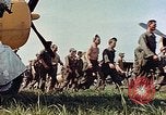 Standbild Personal von 362 Fighter vorbei Kamera Illesheim Deutschland, 1945, aus Sekunde 13 historischem Filmmaterial Videoclip 65675036115