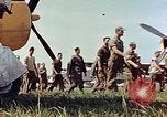 Standbild Personal von 362 Fighter vorbei Kamera Illesheim Deutschland, 1945, aus Sekunde 16 historischem Filmmaterial Videoclip 65675036115