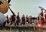 Standbild Personal von 362 Fighter vorbei Kamera Illesheim Deutschland, 1945, aus Sekunde 22 historischem Filmmaterial Videoclip 65675036115