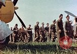 Standbild Personal von 362 Fighter vorbei Kamera Illesheim Deutschland, 1945, aus Sekunde 24 historischem Filmmaterial Videoclip 65675036115