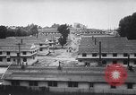 Standbild europäische jüdische Flüchtlinge auf einem US-Camp Oswego New York USA, 1944, aus Sekunde 5 historischem Filmmaterial Videoclip 65675036124