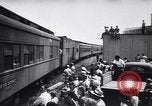 Standbild europäische jüdische Flüchtlinge auf einem US-Camp Oswego New York USA, 1944, aus Sekunde 8 historischem Filmmaterial Videoclip 65675036124