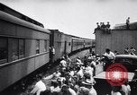 Standbild europäische jüdische Flüchtlinge auf einem US-Camp Oswego New York USA, 1944, aus Sekunde 10 historischem Filmmaterial Videoclip 65675036124