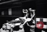 Standbild europäische jüdische Flüchtlinge auf einem US-Camp Oswego New York USA, 1944, aus Sekunde 33 historischem Filmmaterial Videoclip 65675036124