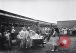 Standbild europäische jüdische Flüchtlinge auf einem US-Camp Oswego New York USA, 1944, aus Sekunde 35 historischem Filmmaterial Videoclip 65675036124