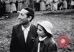 Standbild europäische jüdische Flüchtlinge auf einem US-Camp Oswego New York USA, 1944, aus Sekunde 39 historischem Filmmaterial Videoclip 65675036124