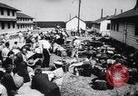Standbild europäische jüdische Flüchtlinge auf einem US-Camp Oswego New York USA, 1944, aus Sekunde 40 historischem Filmmaterial Videoclip 65675036124