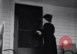 Image Conseil de sécurité sociale accorde de l'aide Parma Ohio USA, 1944, de la seconde 8 séquences d'archives historiques vidéo 65675036125