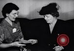 Image Conseil de sécurité sociale accorde de l'aide Parma Ohio USA, 1944, de la seconde 18 séquences d'archives historiques vidéo 65675036125